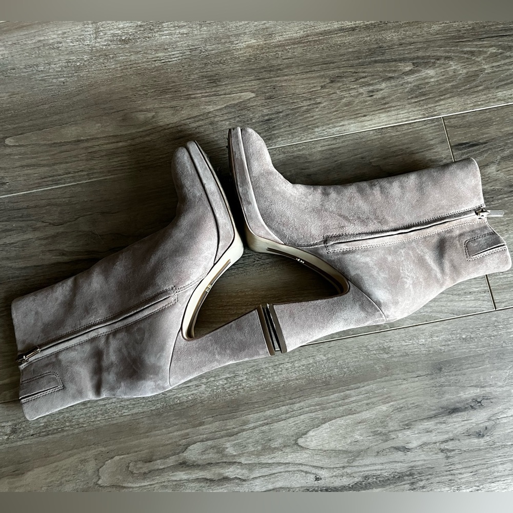 Jaye Ankle Bootie. Color: Cashmere Blush Suede. Size: 8.5. Width: Medium.